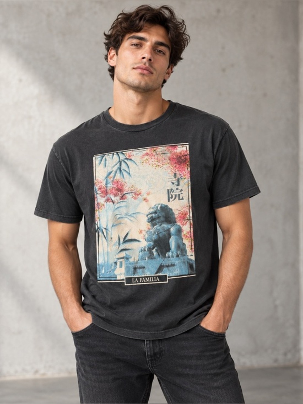 La Familia Black Guardian Lion Graphic T Shirt Medium